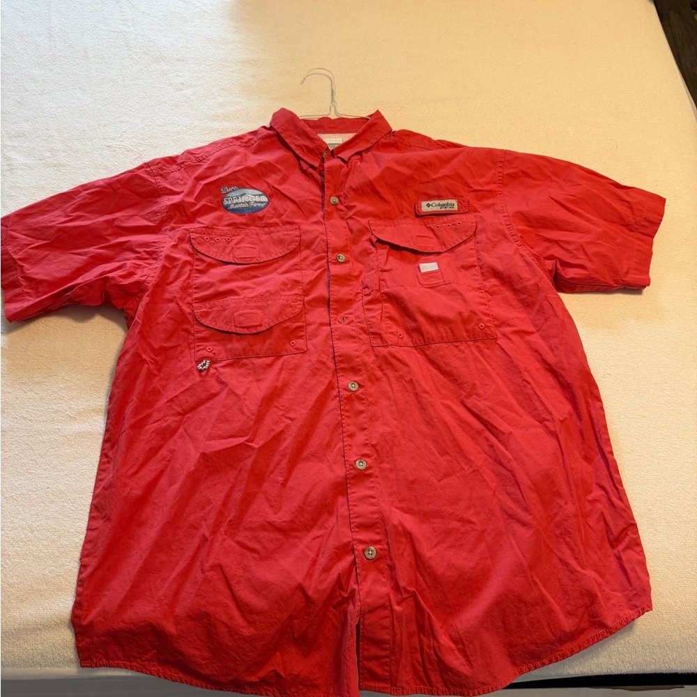 Columbia Men’s Red Short-Sleeve Button-Down Fishing Shirt